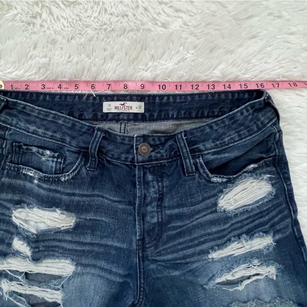 Hollister Distressed Shorts - Picture 3 of 7